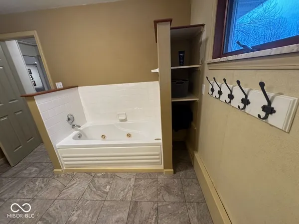 $329,000 | 301 South Elm Street, Hagerstown, IN 47346