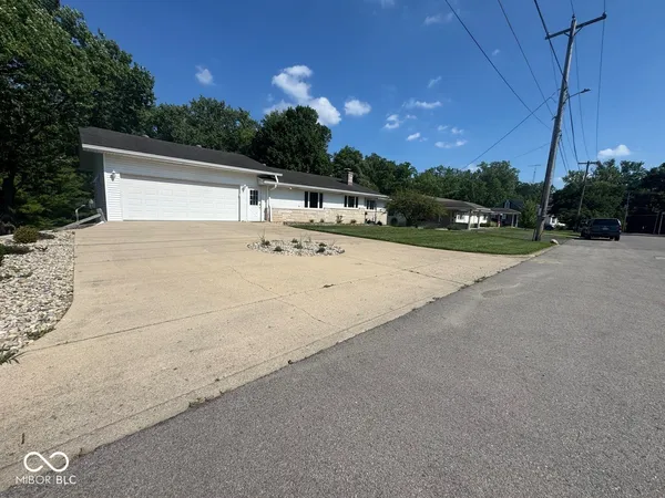 $329,000 | 301 South Elm Street, Hagerstown, IN 47346