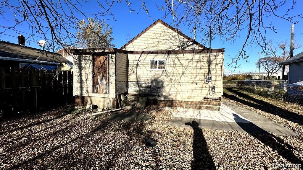 98 East Anchor Street River Rouge, MI 48218 - Photo 2 of 5