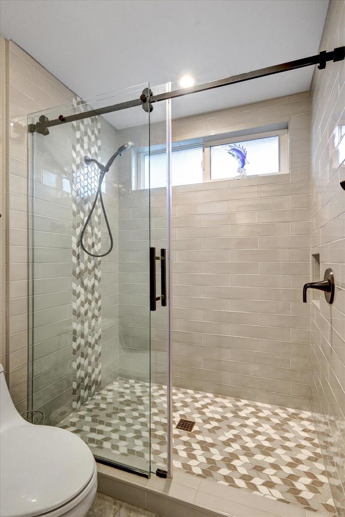 4560 Stratford Circle Oceanside, CA 92056 - Photo 14 of 33