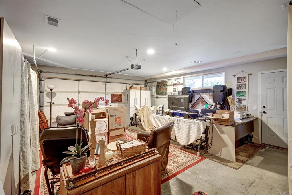 4560 Stratford Circle Oceanside, CA 92056 - Photo 22 of 33 Garage is fully insulated has heating and air and a window