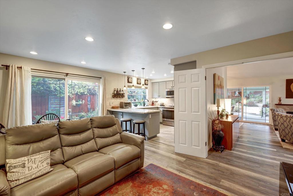 4560 Stratford Circle Oceanside, CA 92056 - Photo 8 of 33