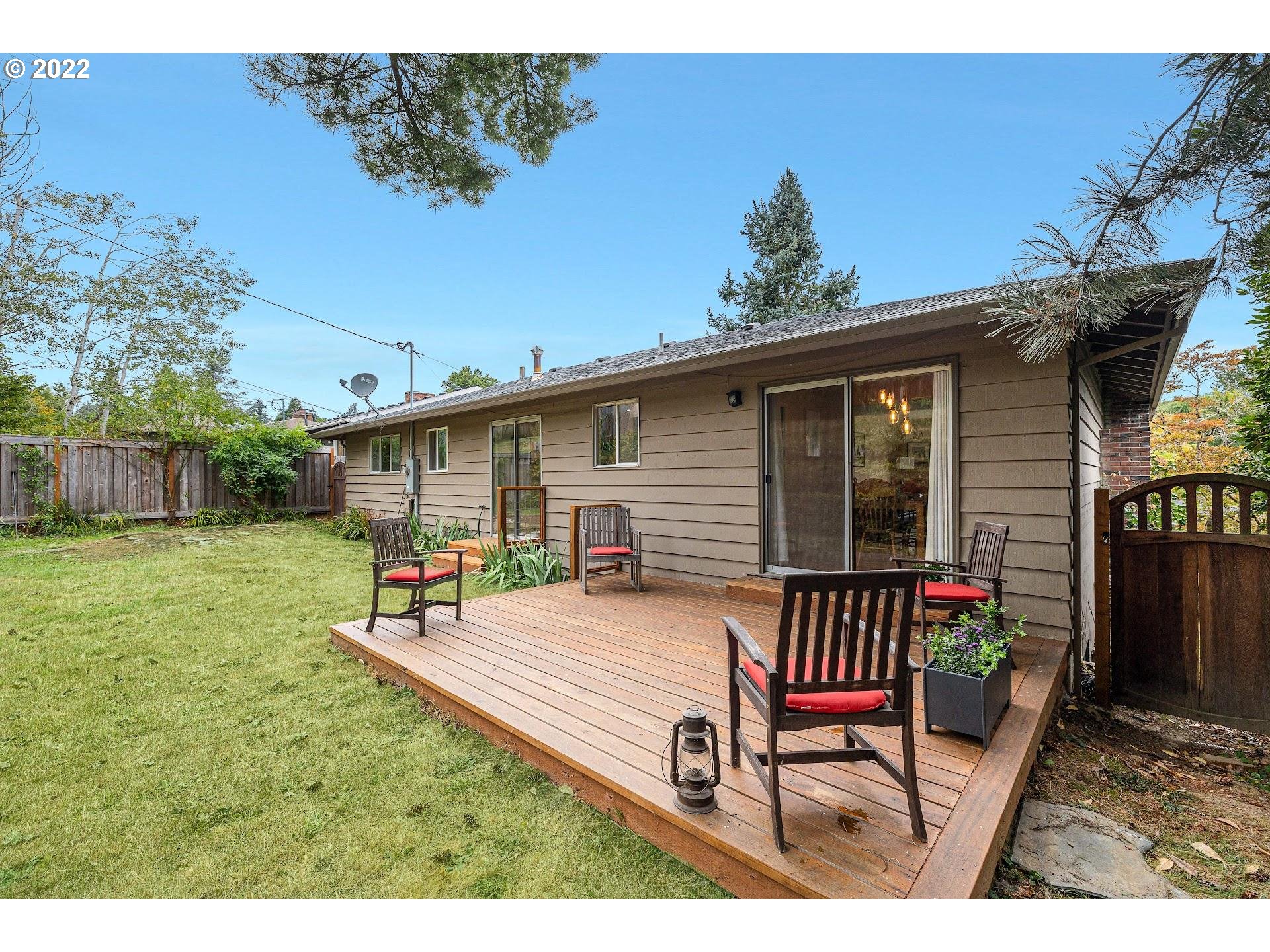 3302 Southwest Marigold Street Portland, OR 97219 - Photo 31 of 32 Deck