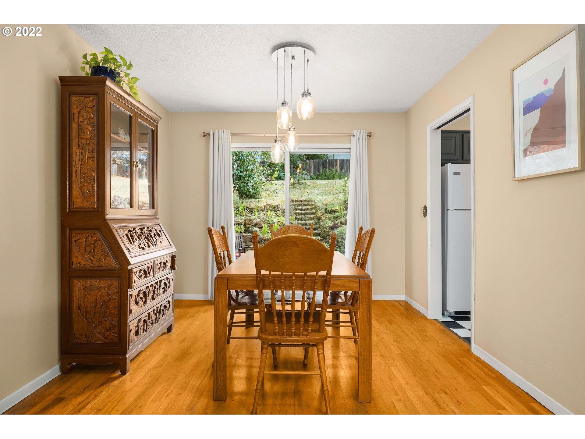 3302 Southwest Marigold Street Portland, OR 97219 - Photo 7 of 32 Dining Room