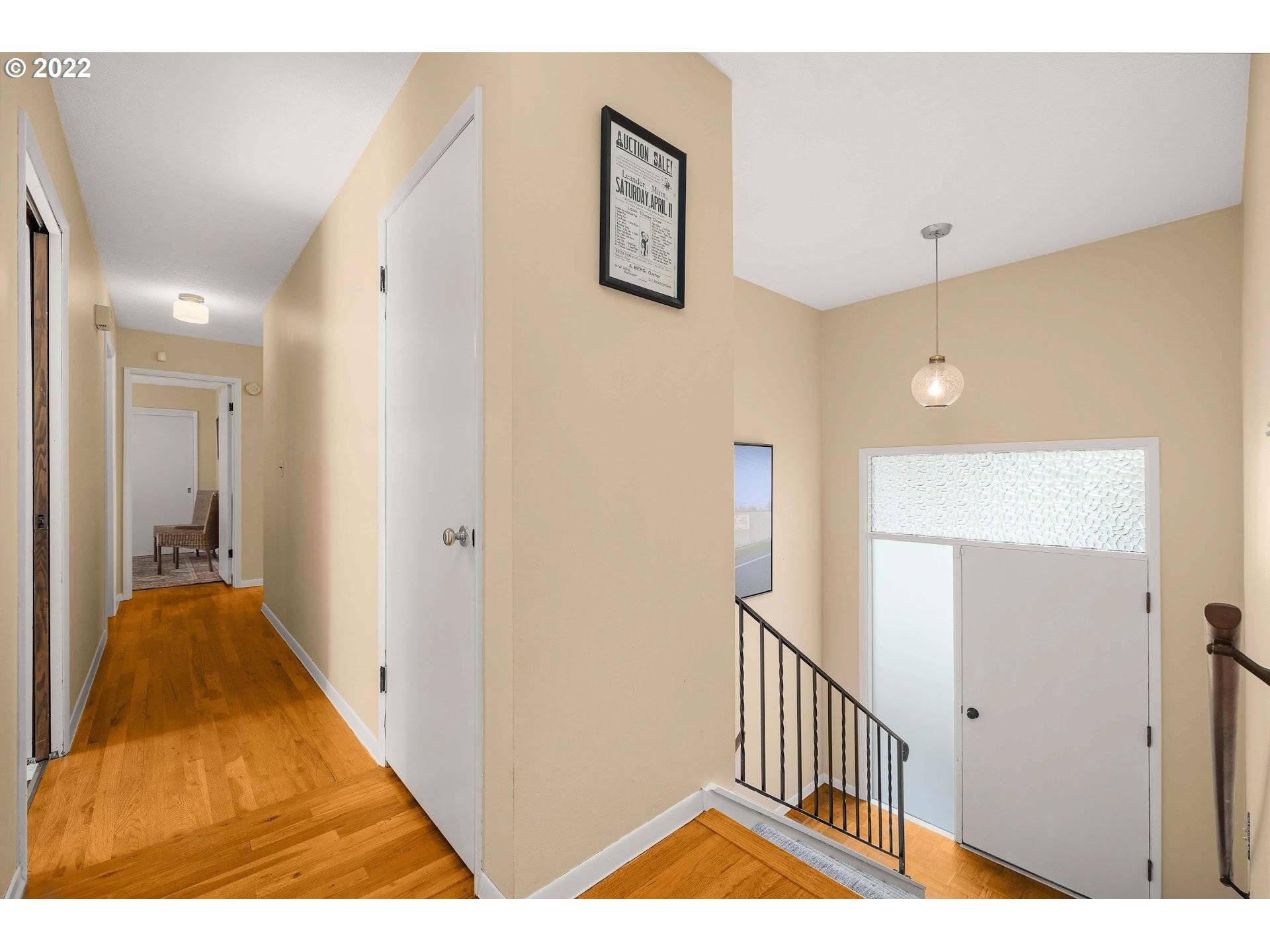 3302 Southwest Marigold Street Portland, OR 97219 - Photo 10 of 32 Hallway