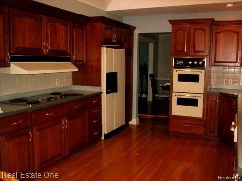 299 East Maryknoll Road Rochester, MI 48309 - Photo 4 of 10 more kit