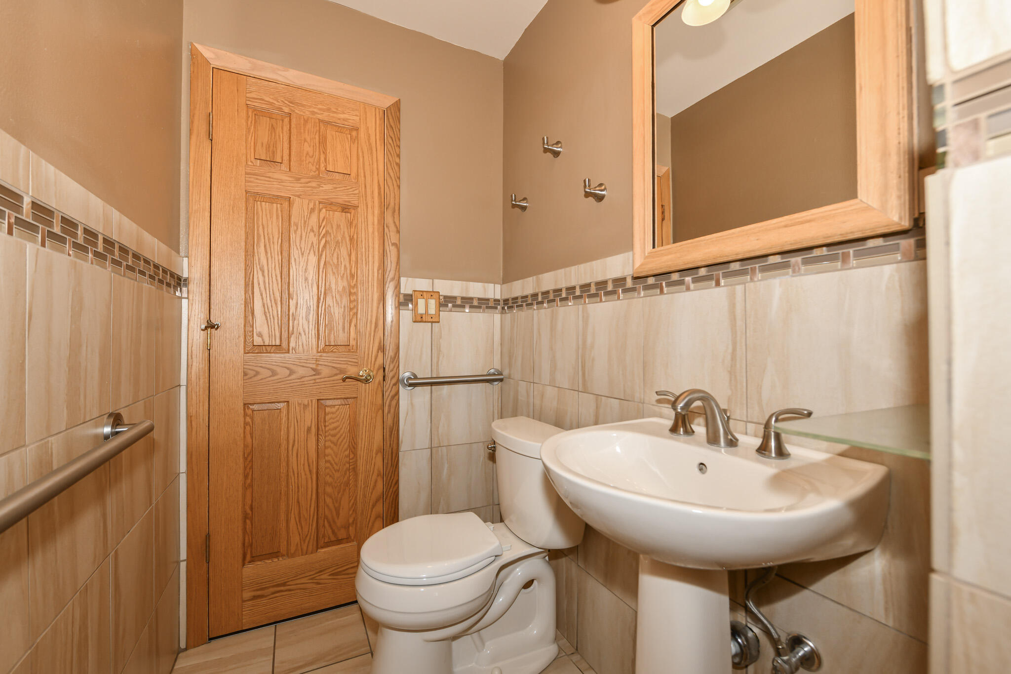 3245 South 83rd Street Milwaukee, WI 53219 - Photo 14 of 45 HEN_1037