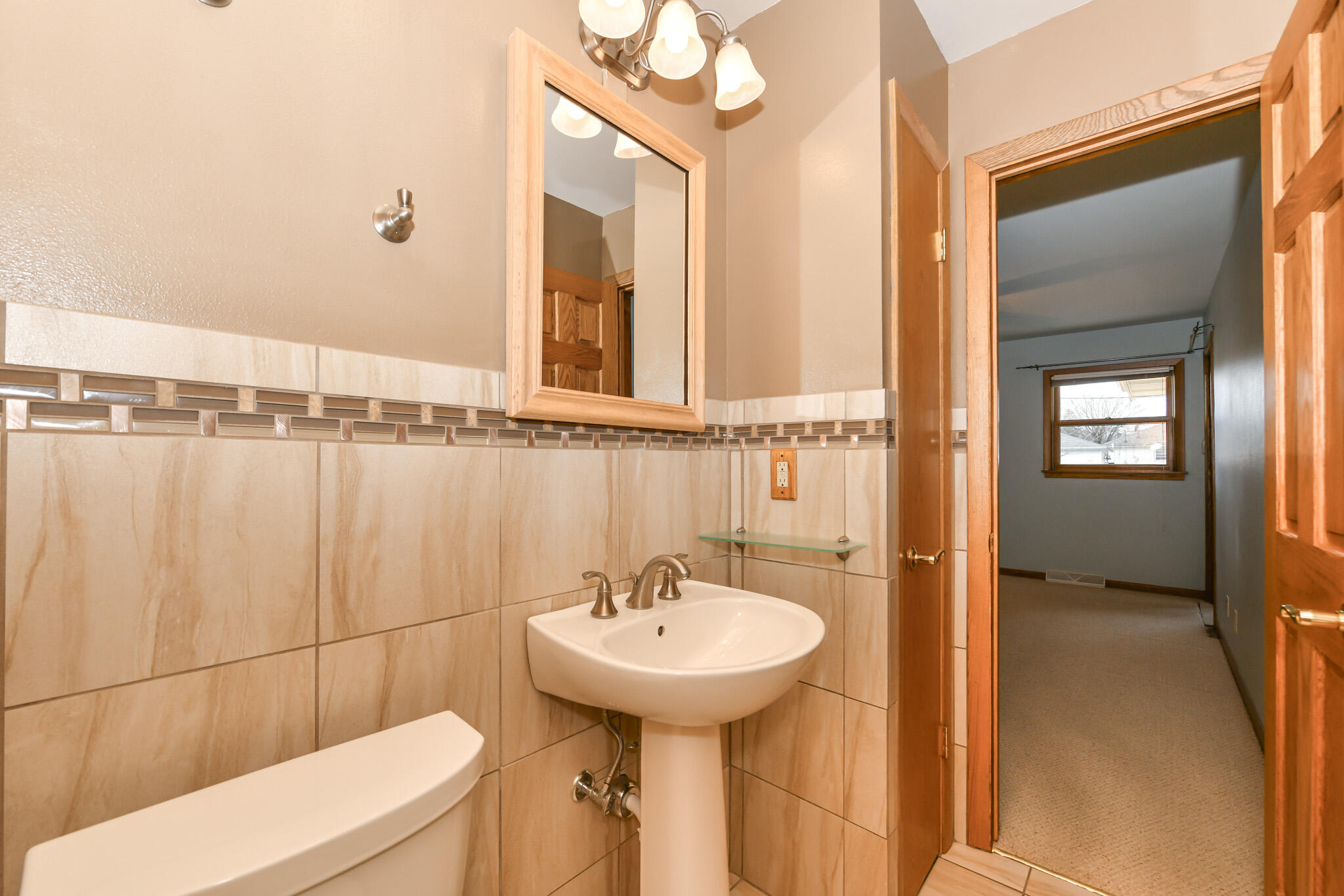 3245 South 83rd Street Milwaukee, WI 53219 - Photo 15 of 45 HEN_1039