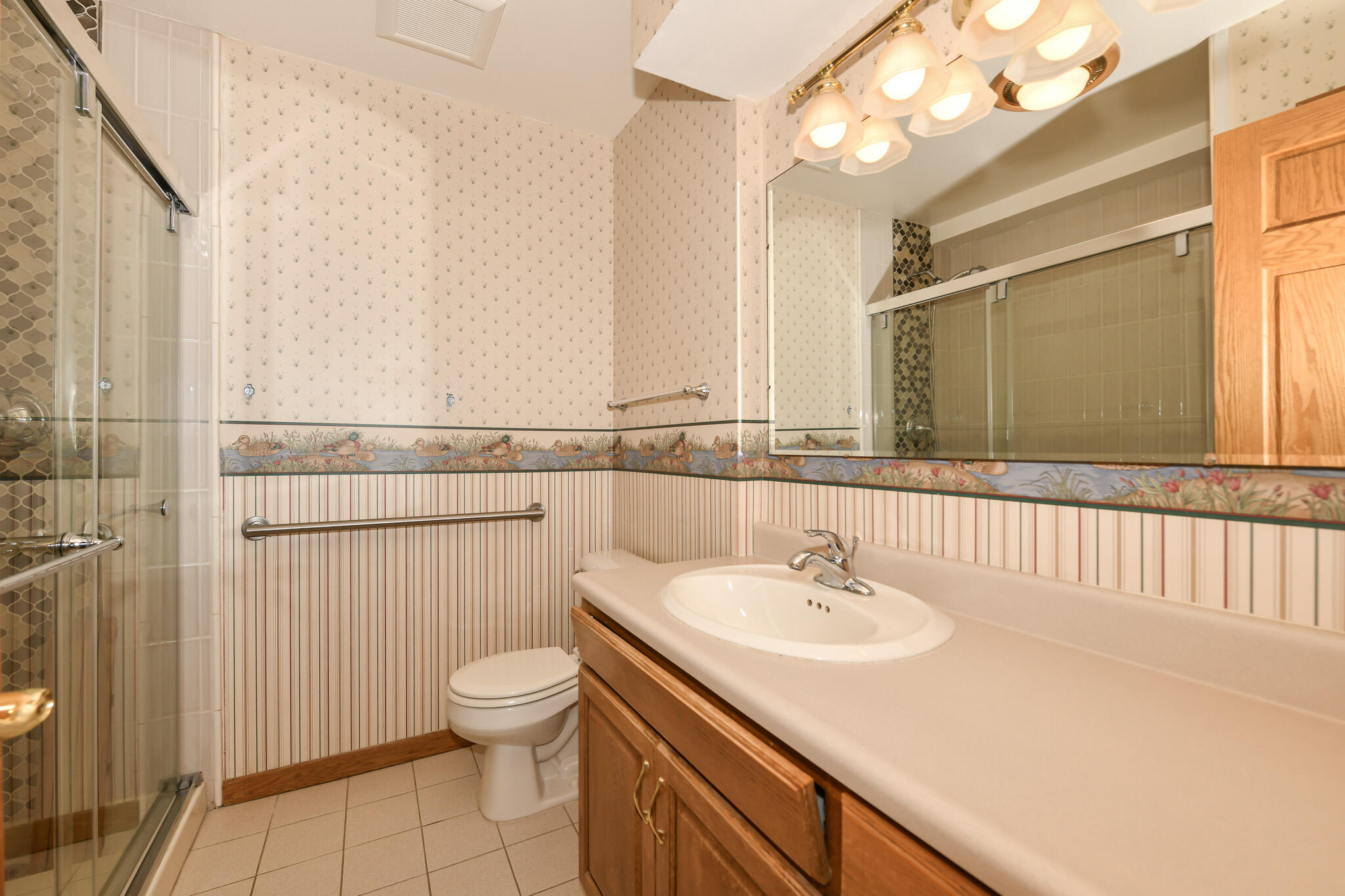 3245 South 83rd Street Milwaukee, WI 53219 - Photo 22 of 45 HEN_1055