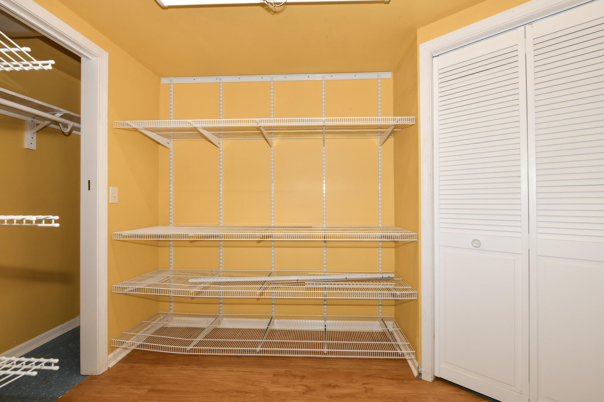 3245 South 83rd Street Milwaukee, WI 53219 - Photo 29 of 45 HEN_1064