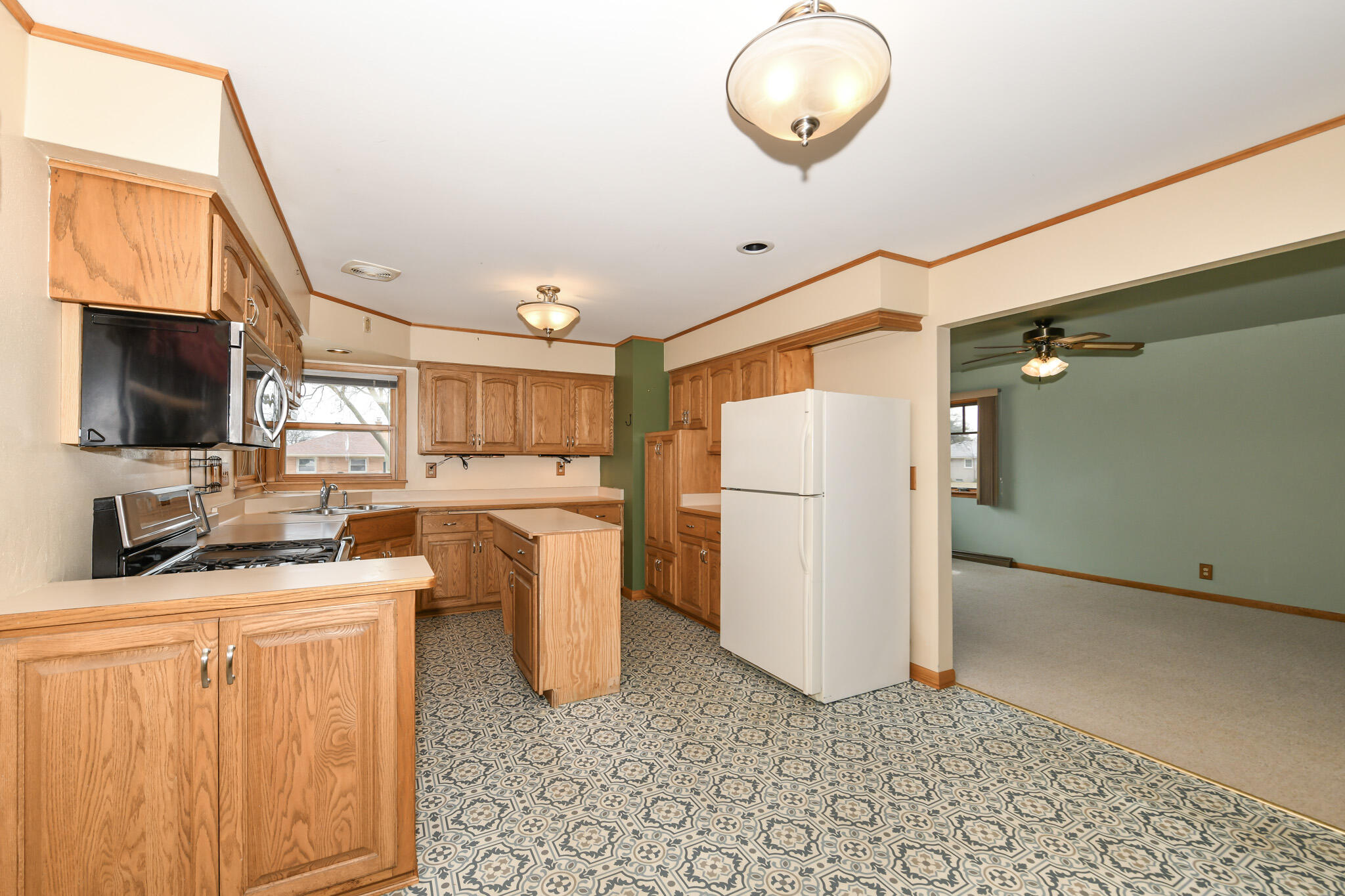 3245 South 83rd Street Milwaukee, WI 53219 - Photo 8 of 45 HEN_1030