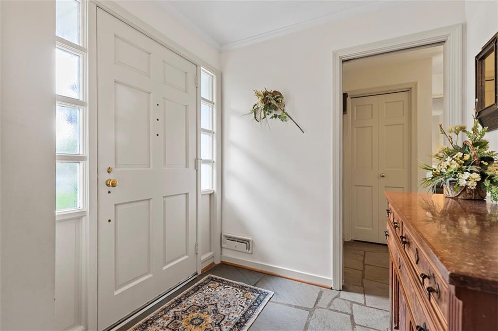 106 White Gate Road Pittsburgh, PA 15238 - Photo 3 of 42 Gallery Image 3