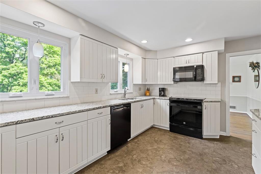 106 White Gate Road Pittsburgh, PA 15238 - Photo 5 of 42 Gallery Image 5