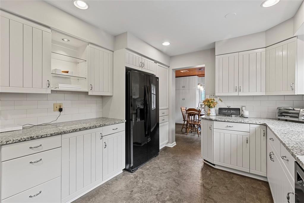 106 White Gate Road Pittsburgh, PA 15238 - Photo 7 of 42 Gallery Image 7