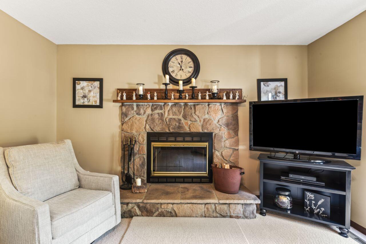 1550 Swans Road Northeast Newark, OH 43055 - Photo 26 of 65 Fireplace