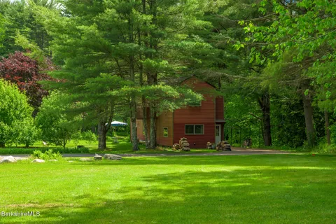 $4,500,000 | 729 Hewins Street, Sheffield, MA 01257