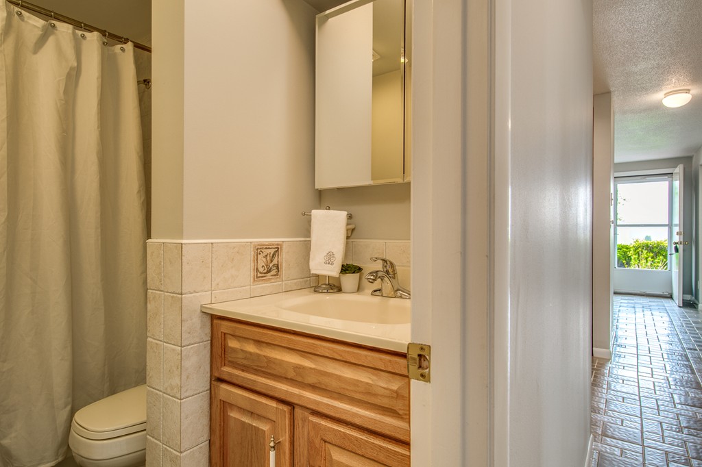 19 Atlantic Road, Unit 22G Gloucester, MA 01930 - Photo 9 of 14 Gallery Image 9