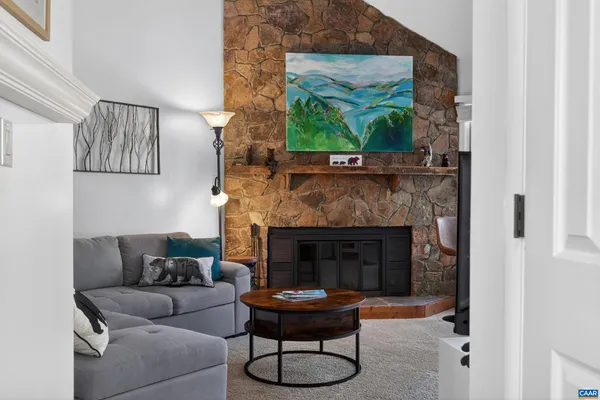 $254,000 | 775 Laurelwood, Unit 775, Roseland, VA 22967