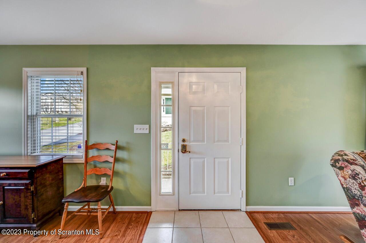 8 Waterford Road Clarks Summit, PA 18411 - Photo 4 of 36 Gallery Image 4