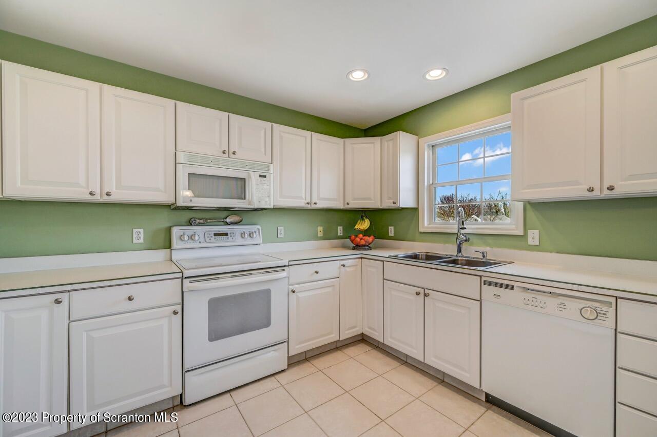 8 Waterford Road Clarks Summit, PA 18411 - Photo 10 of 36 Gallery Image 10