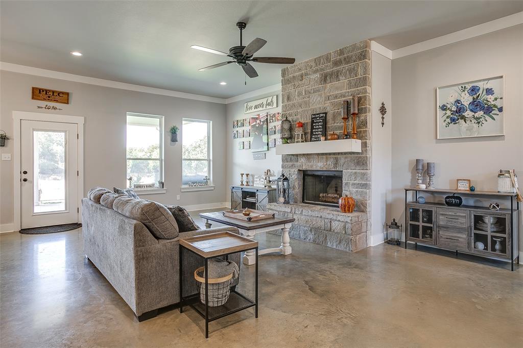 492 Clark Lake Road Weatherford, TX 76088 - Photo 6 of 38 Gallery Image 6