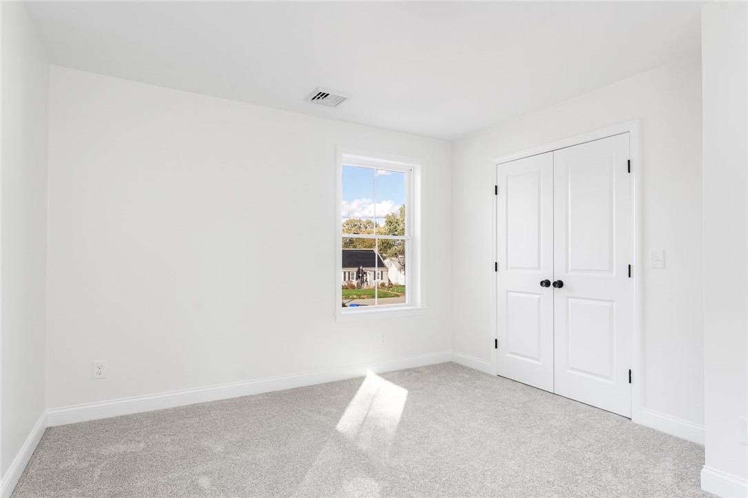 83 Pine Crest Drive East Providence, RI 02915 - Photo 11 of 25