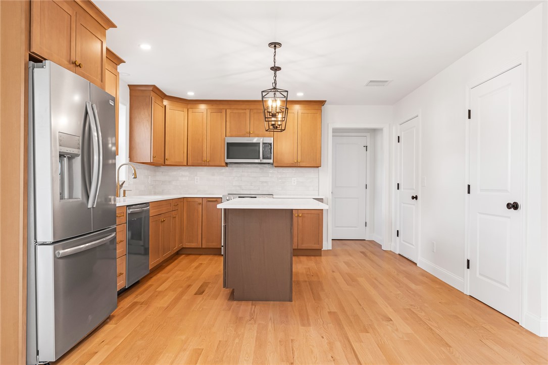 83 Pine Crest Drive East Providence, RI 02915 - Photo 5 of 25