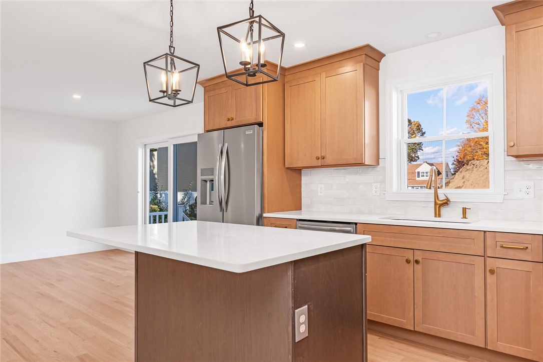 83 Pine Crest Drive East Providence, RI 02915 - Photo 6 of 25