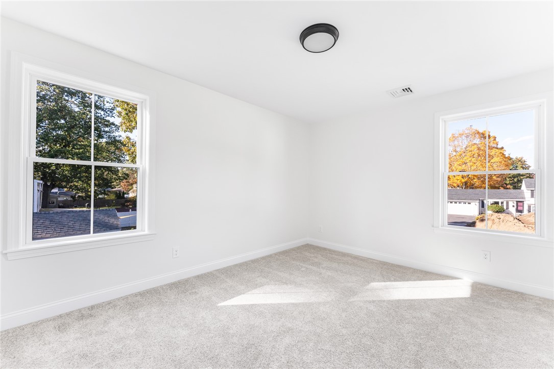 83 Pine Crest Drive East Providence, RI 02915 - Photo 9 of 25