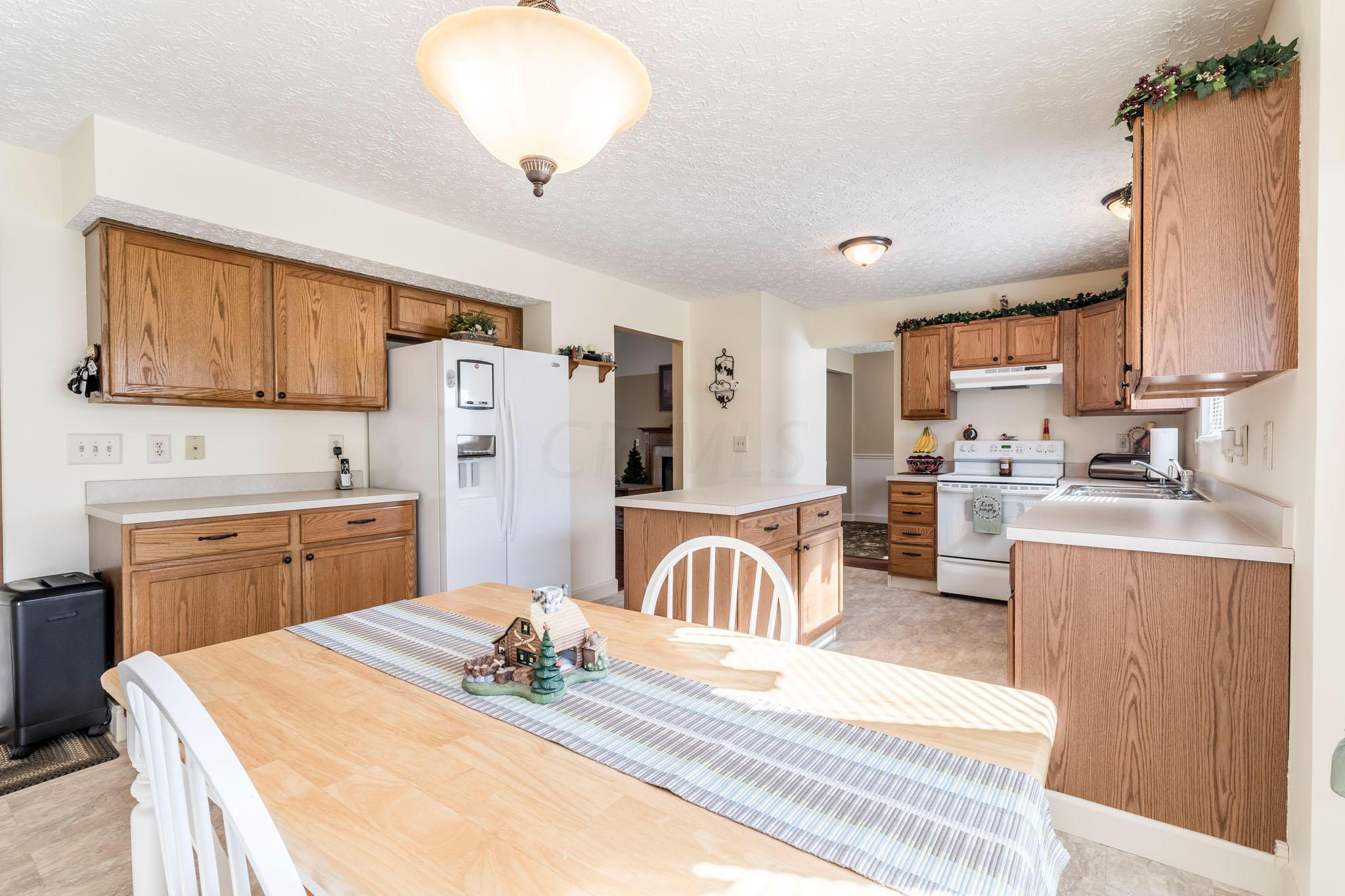 7931 Rodebaugh Road Reynoldsburg, OH 43068 - Photo 11 of 30
