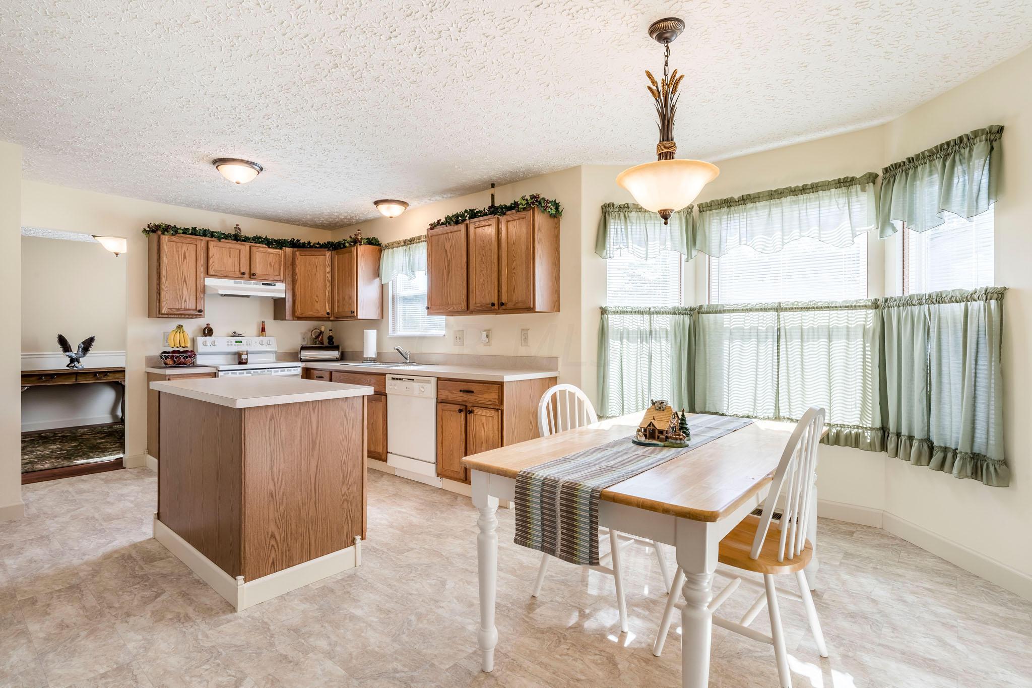 7931 Rodebaugh Road Reynoldsburg, OH 43068 - Photo 10 of 30