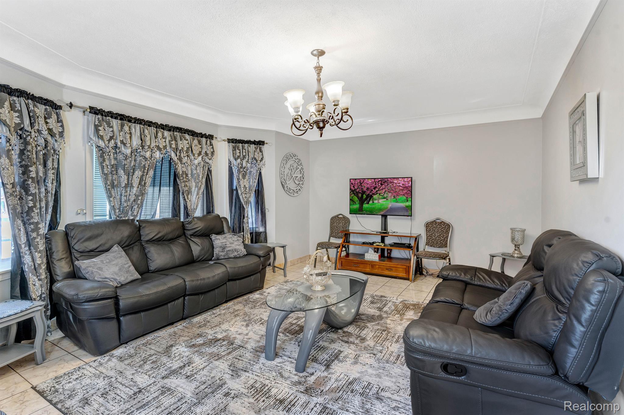 7636 Miller Road Dearborn, MI 48126 - Photo 16 of 31 Gallery Image 16