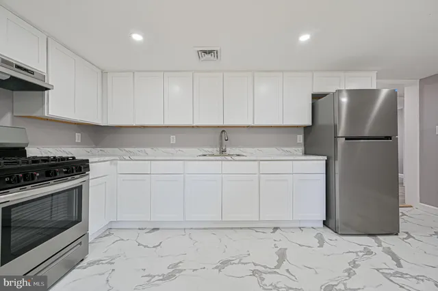 $2,800 | 2722 Sunset Avenue, Williamstown, NJ 08094