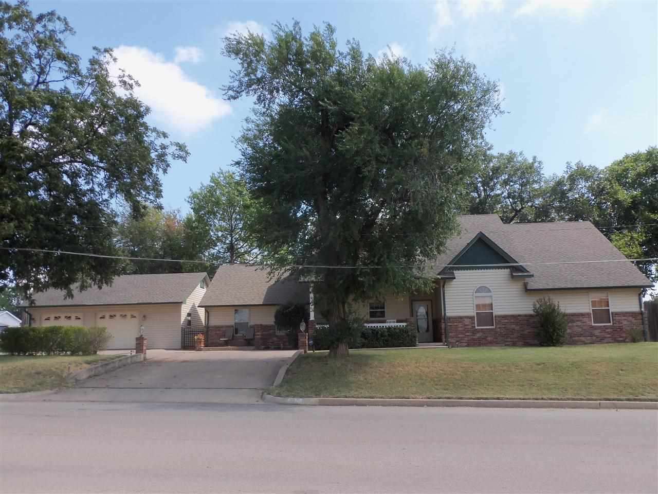 402 North 14th Street Perry, OK 73077 - Photo 1 of 22 Gallery Image 1