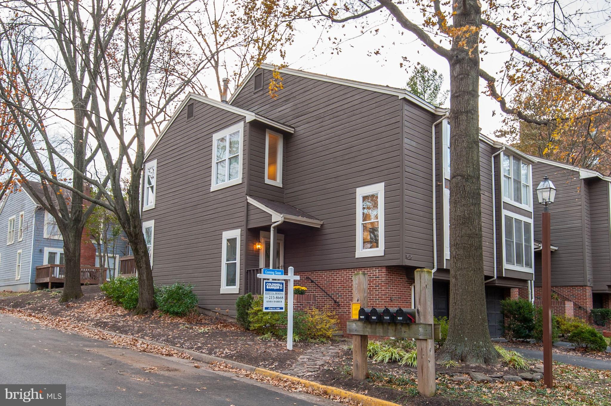 1626 Apricot Court Reston, VA 20190 - Photo 2 of 38 Gallery Image 2