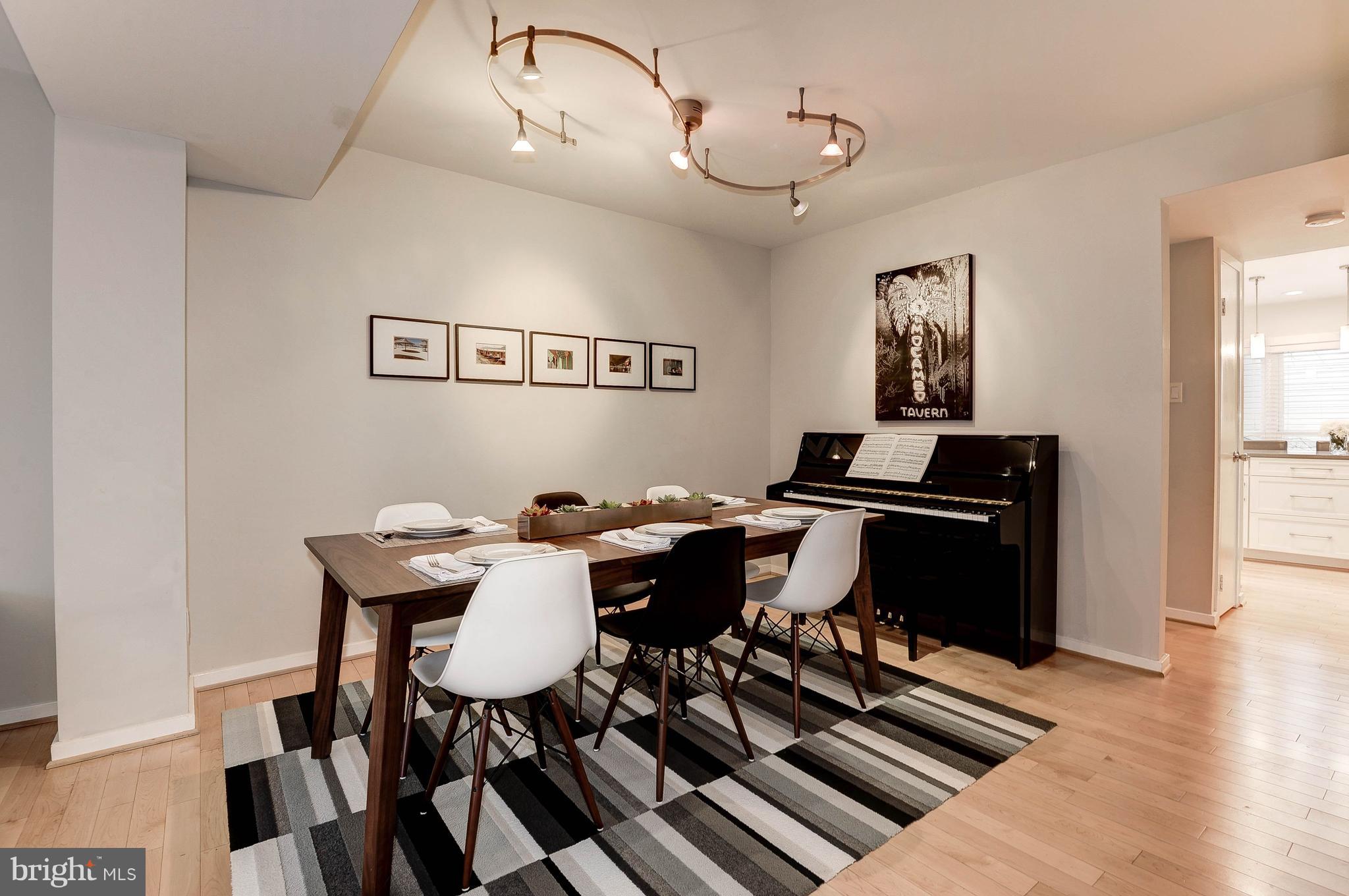 1626 Apricot Court Reston, VA 20190 - Photo 17 of 38 Gallery Image 17
