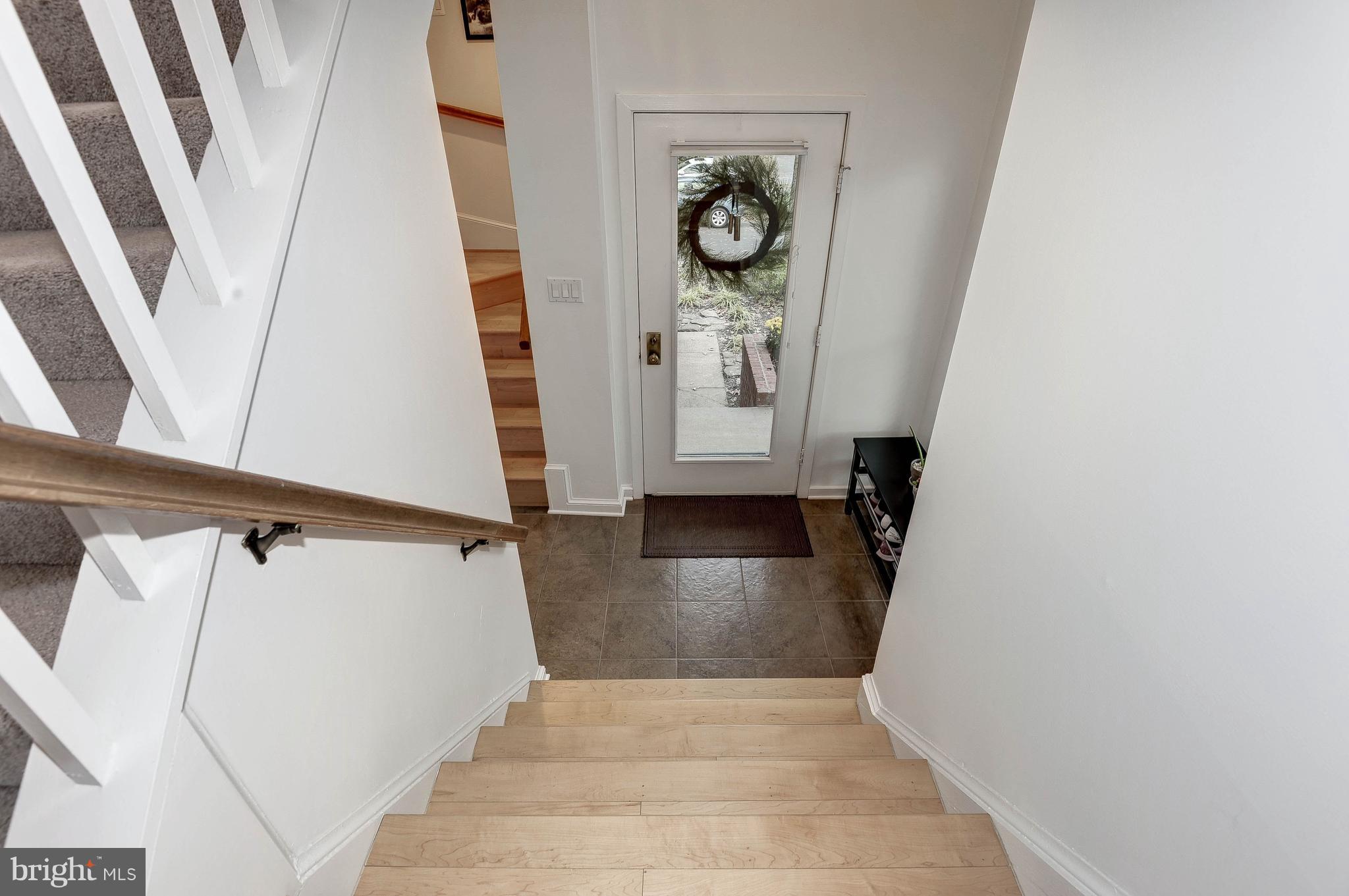 1626 Apricot Court Reston, VA 20190 - Photo 3 of 38 Gallery Image 3
