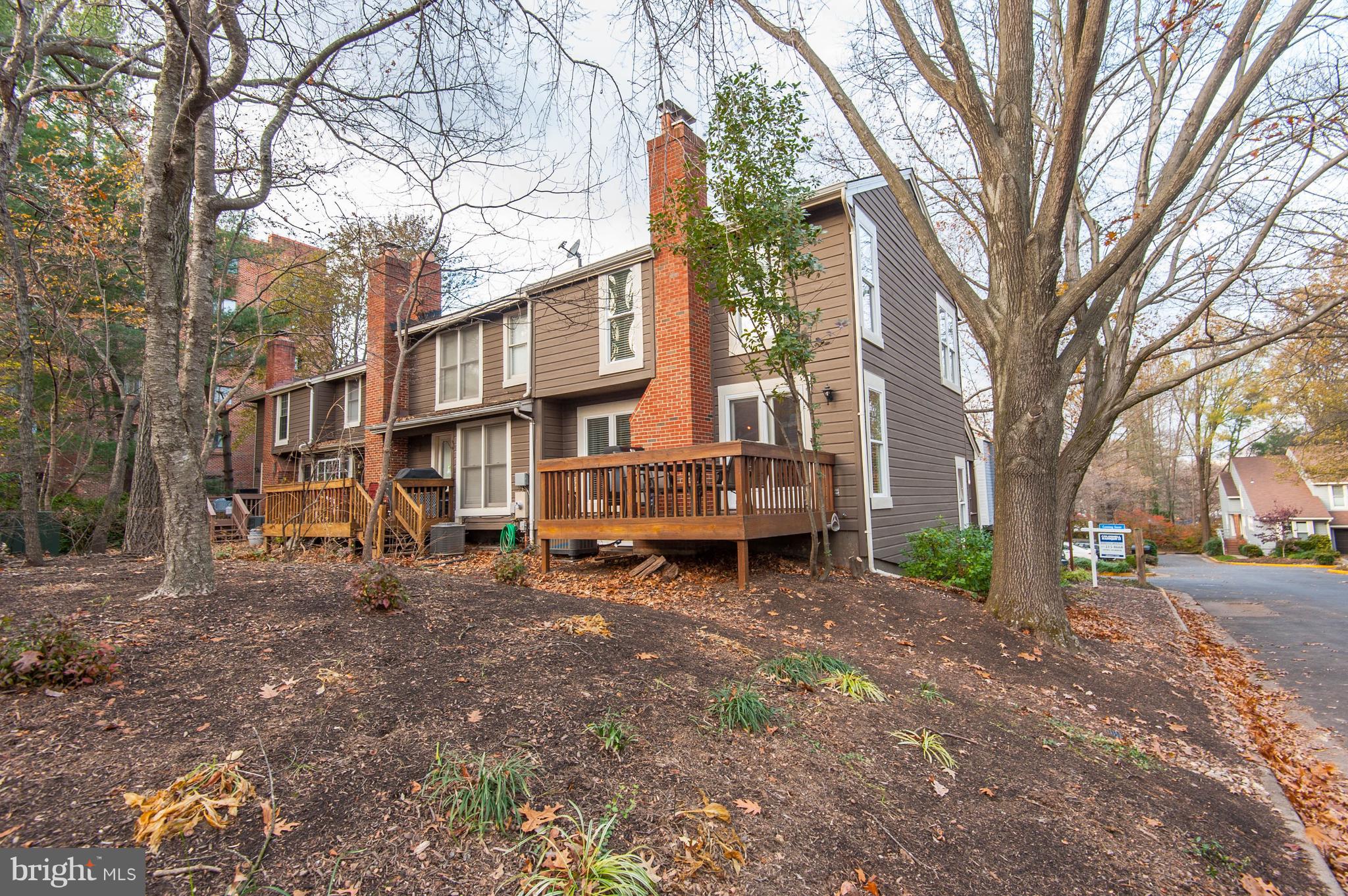 1626 Apricot Court Reston, VA 20190 - Photo 30 of 38 Gallery Image 30