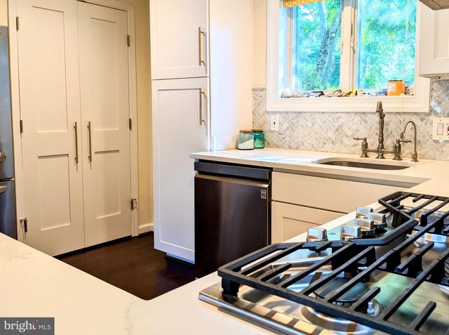 $849,000 | 1022 Croton Drive, Alexandria, VA 22308