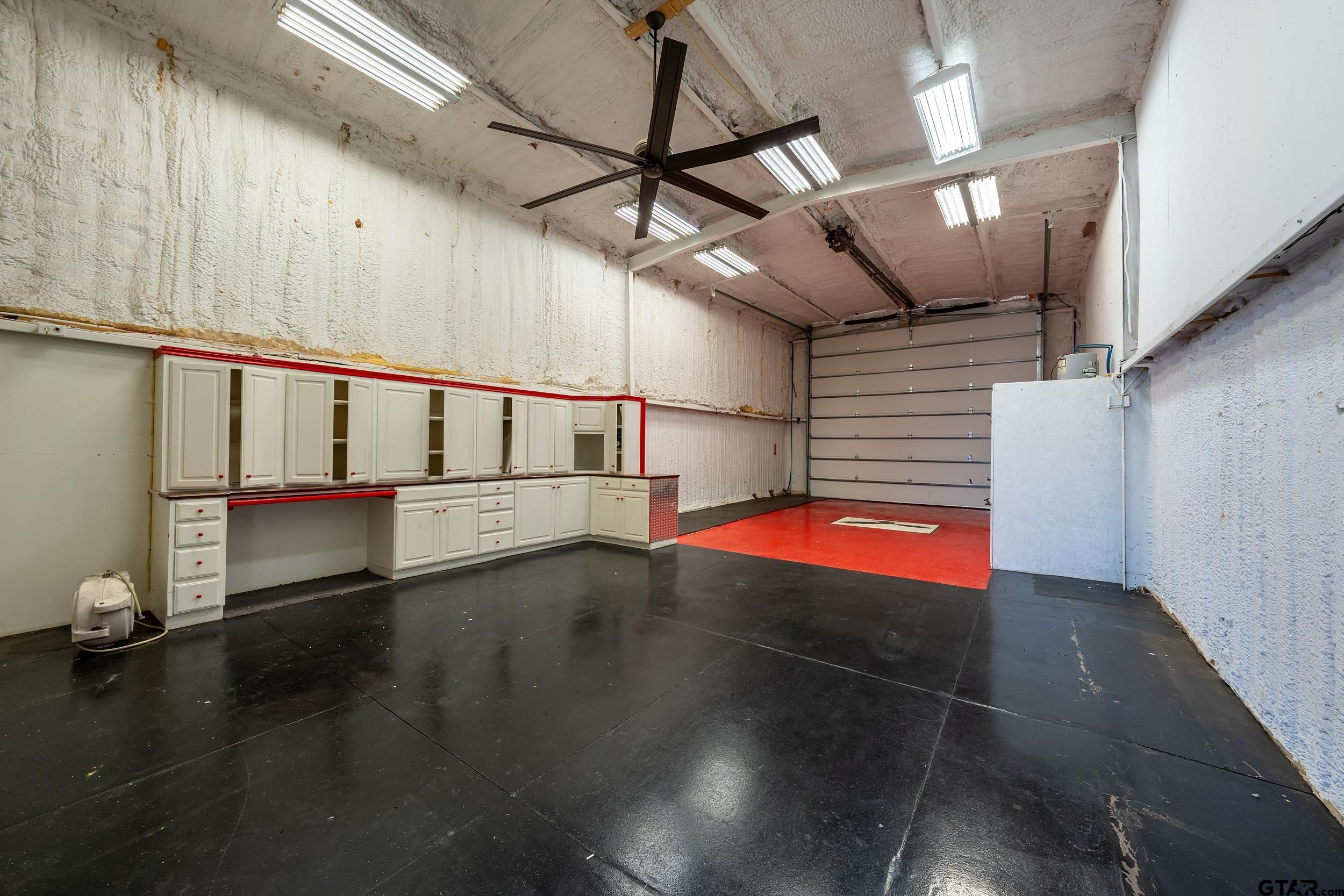 13793 Peninsula Road Whitehouse, TX 75791 - Photo 40 of 48 a view of entryway