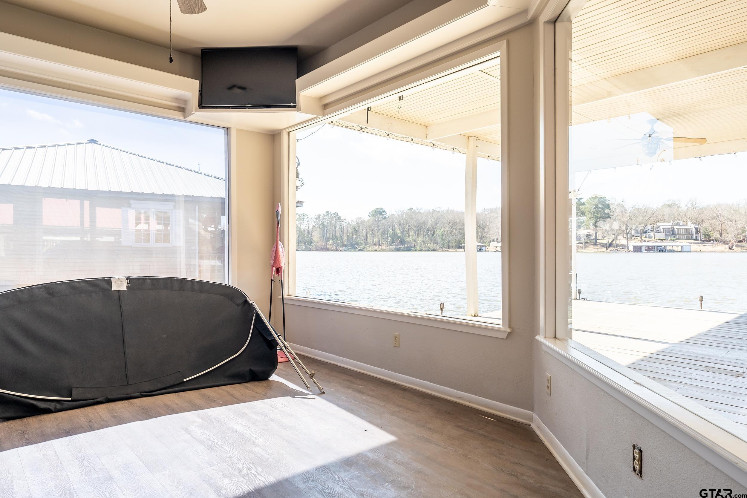 13793 Peninsula Road Whitehouse, TX 75791 - Photo 48 of 48 a living room with a large window