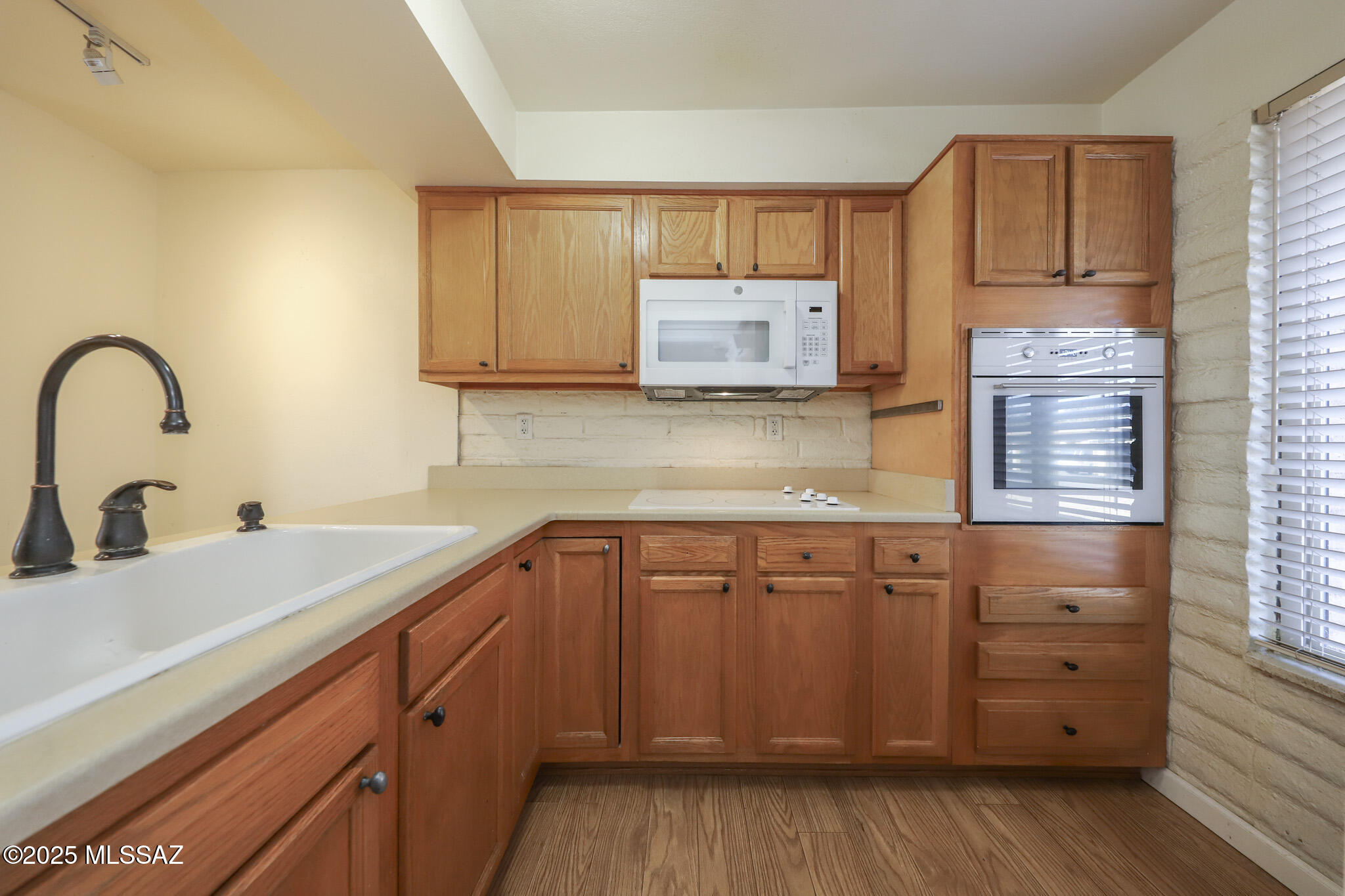 640 South Pantano Road, Unit C Tucson, AZ 85710 - Photo 5 of 22 Gallery Image 5