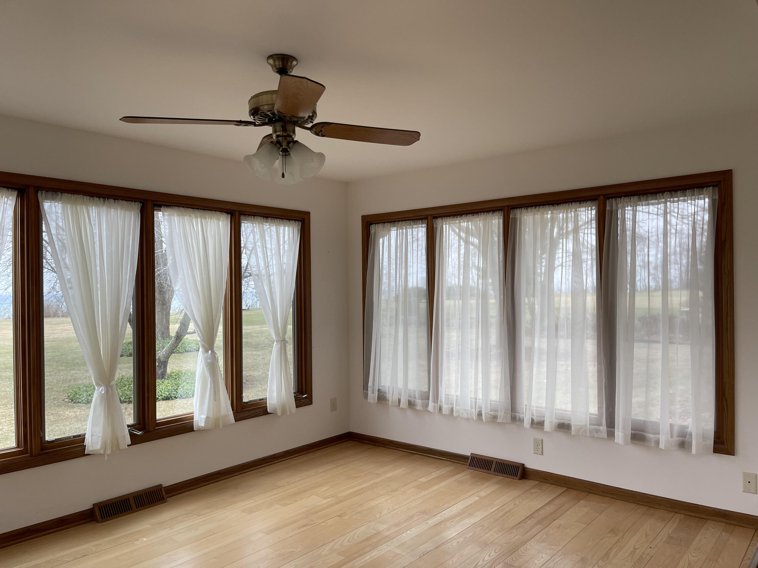 1104 Noridge Trail Port Washington, WI 53074 - Photo 16 of 61 Four Seasons Room