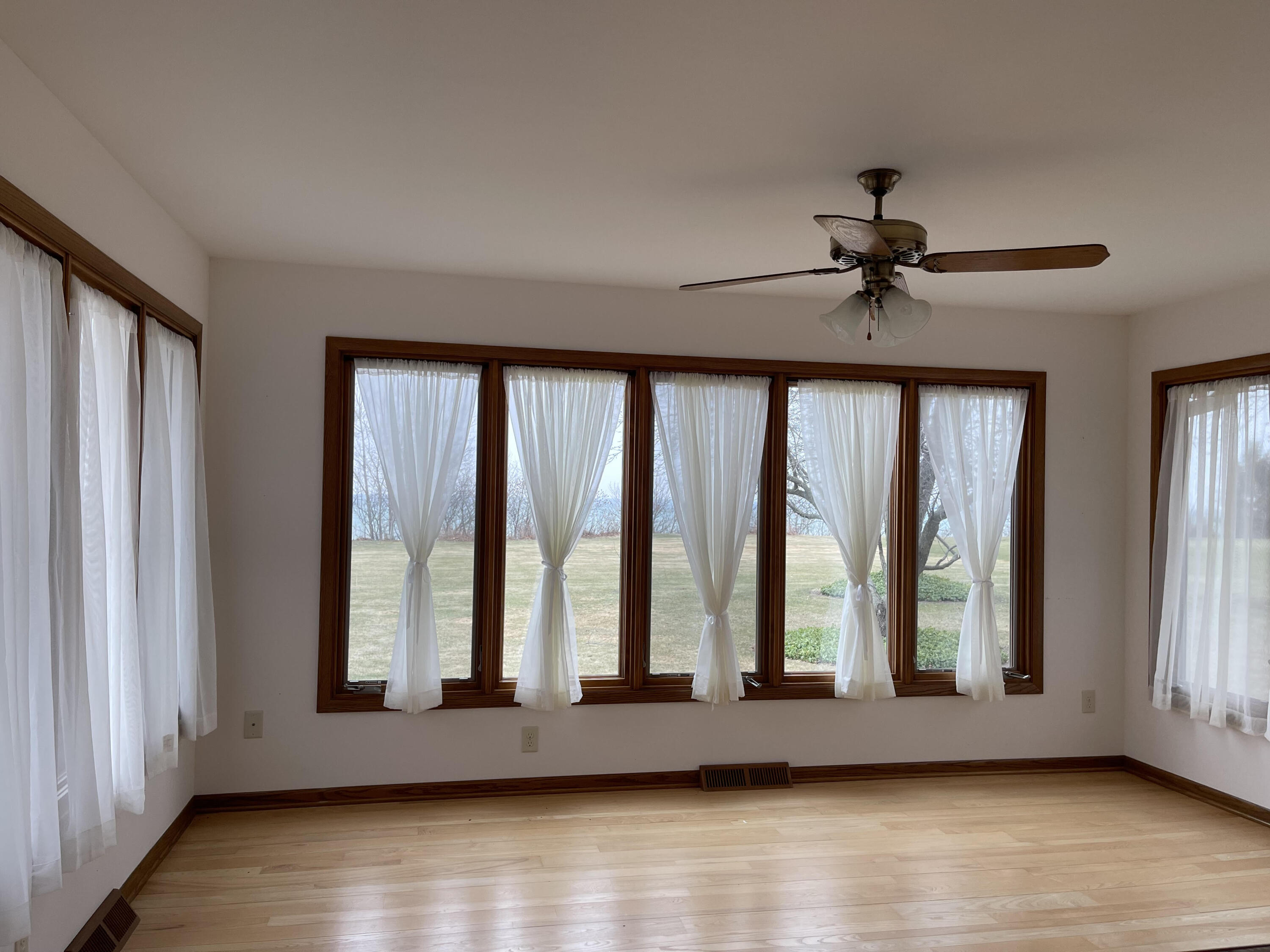 1104 Noridge Trail Port Washington, WI 53074 - Photo 17 of 61 Four Seasons Room