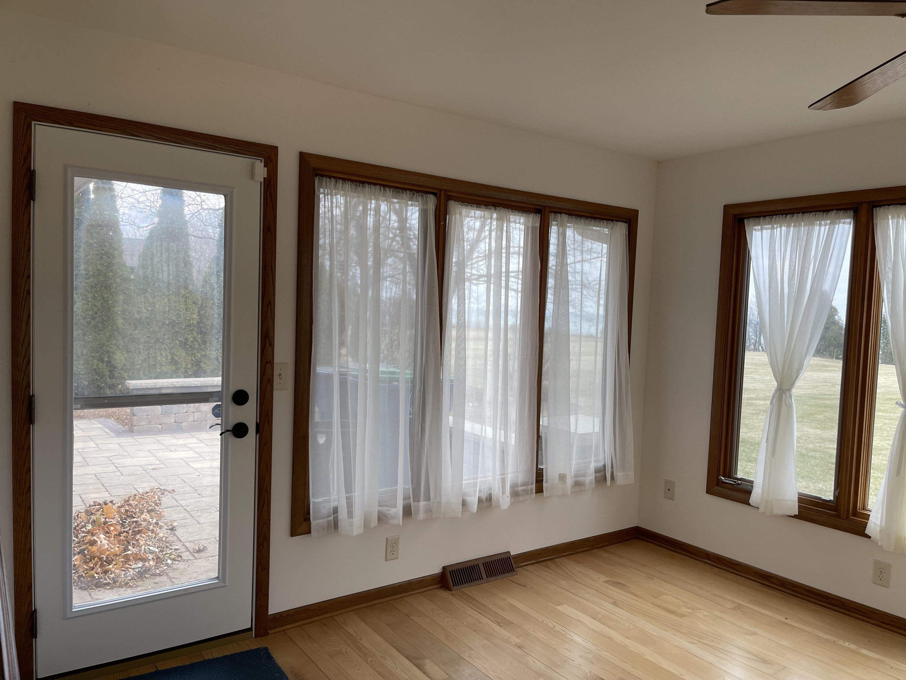 1104 Noridge Trail Port Washington, WI 53074 - Photo 19 of 61 Four Seasons Room