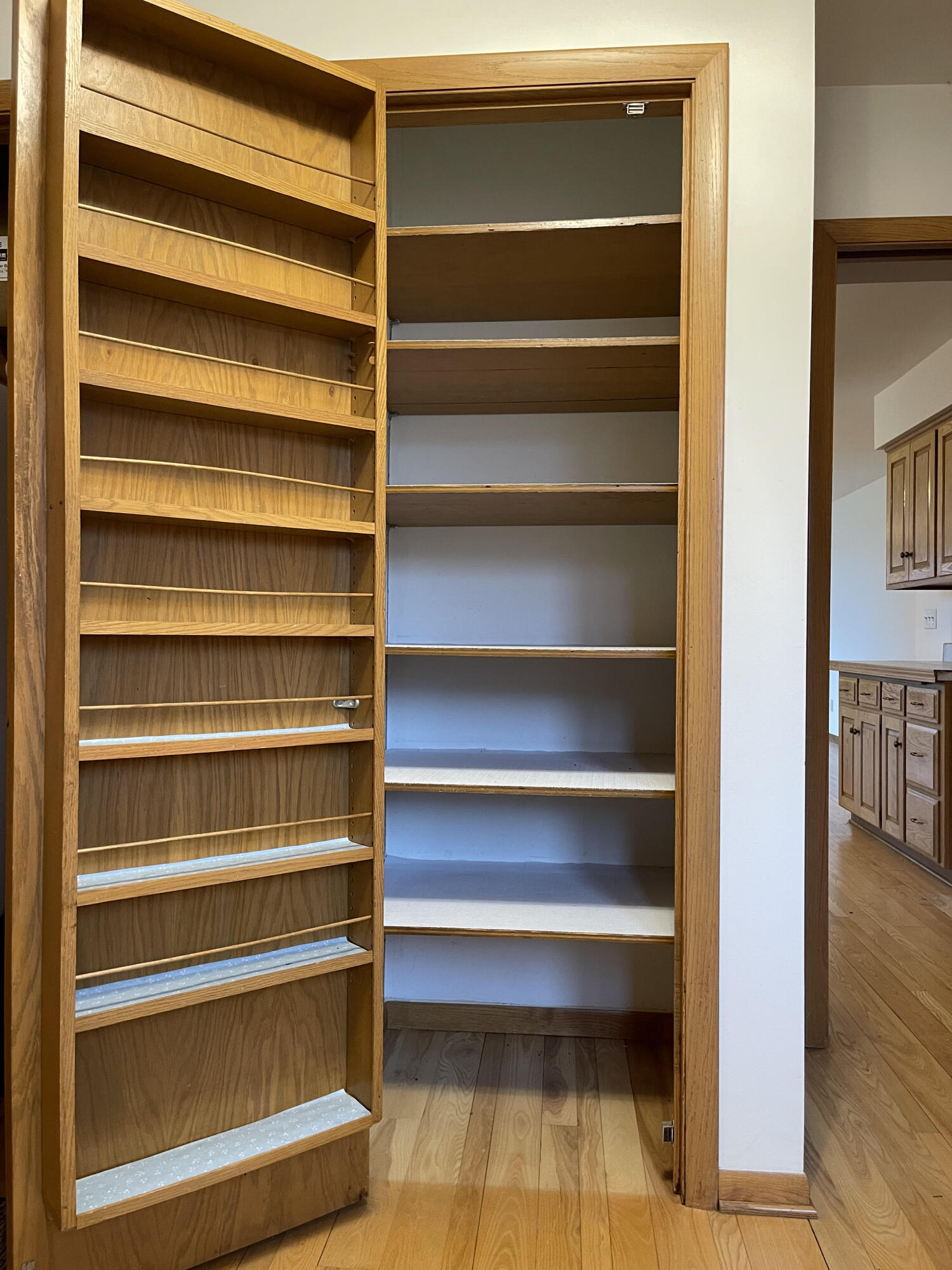 1104 Noridge Trail Port Washington, WI 53074 - Photo 28 of 61 Pantry