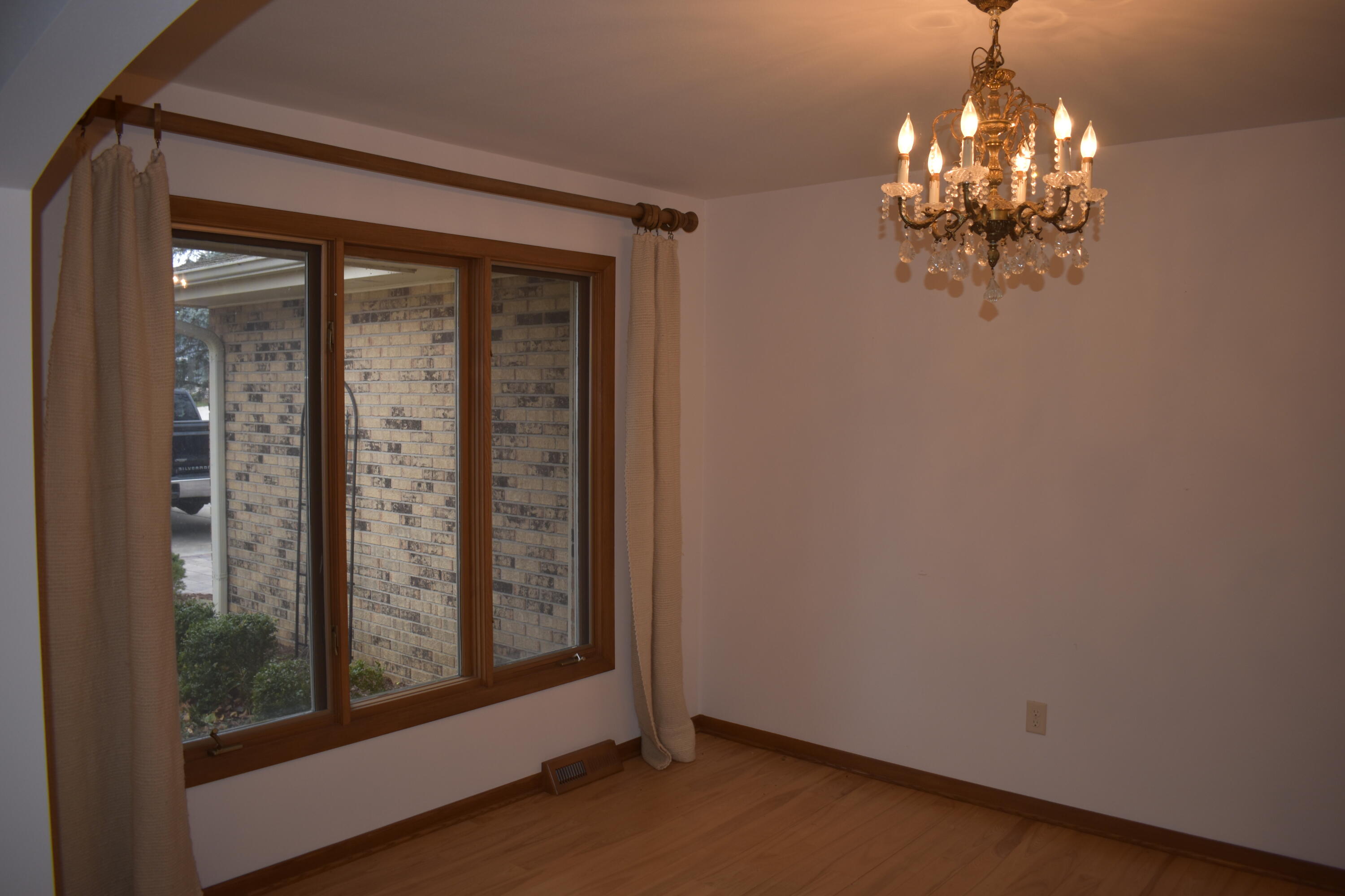 1104 Noridge Trail Port Washington, WI 53074 - Photo 31 of 61 Dining Room