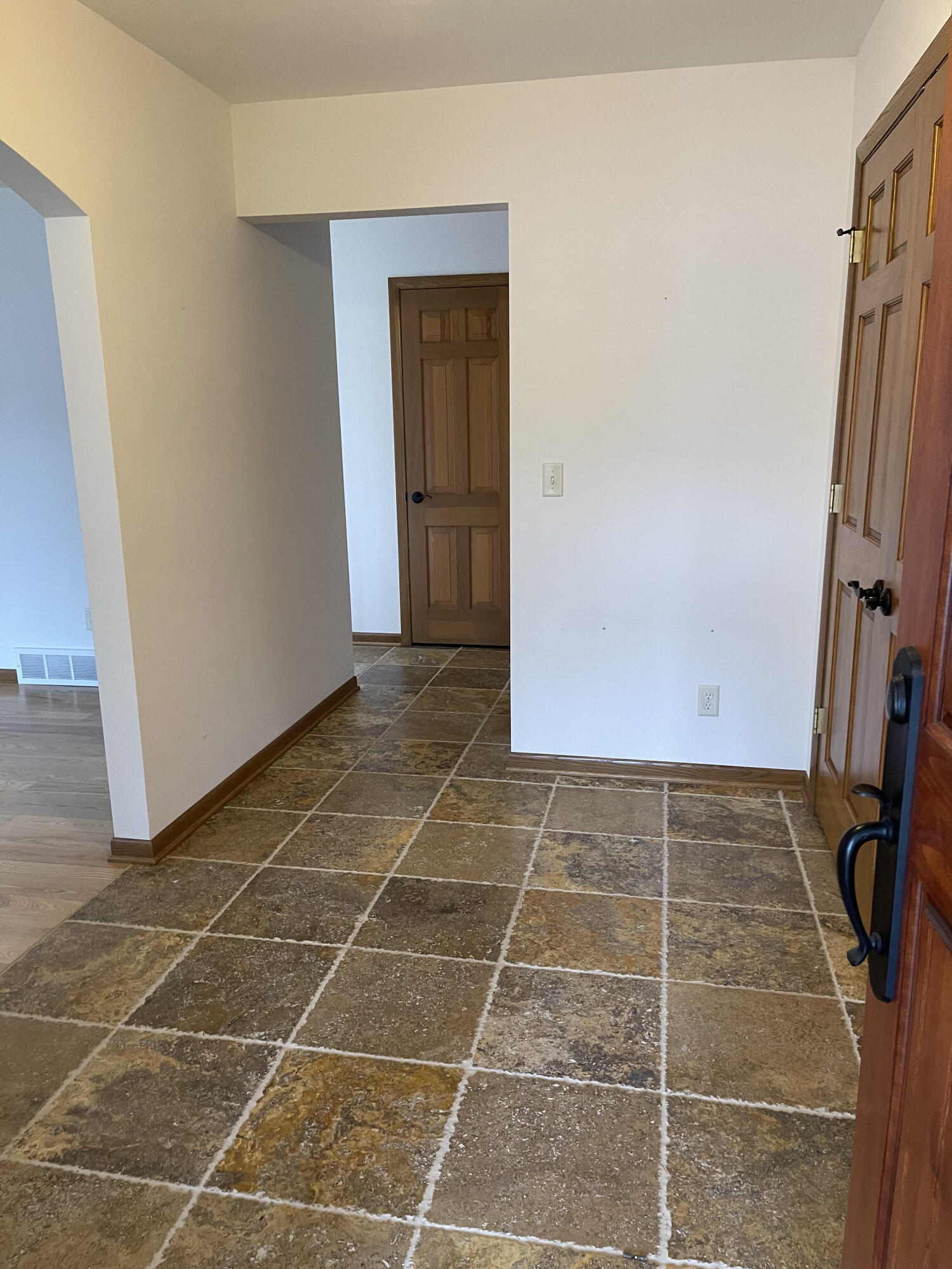 1104 Noridge Trail Port Washington, WI 53074 - Photo 4 of 61 Entry