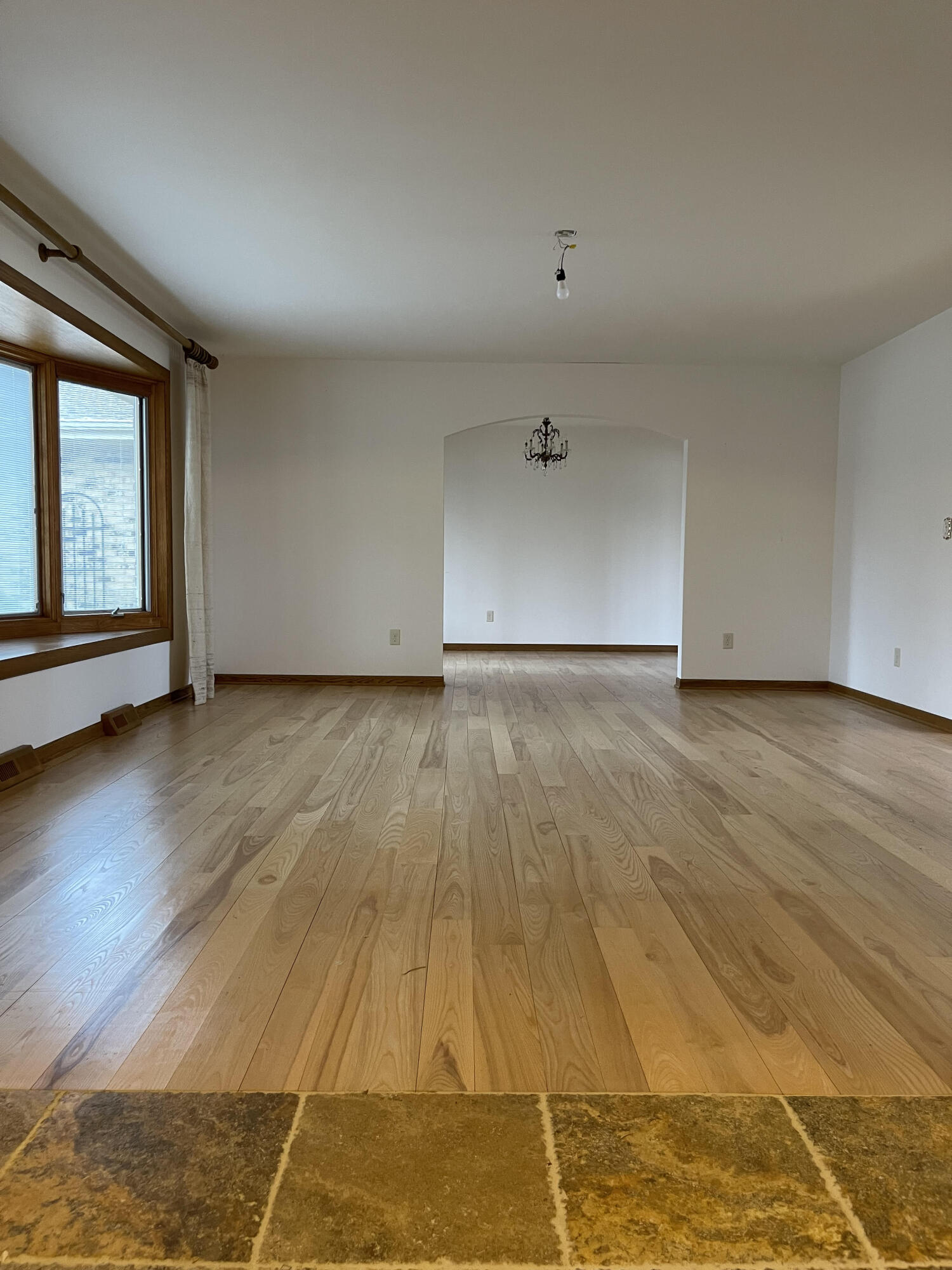 1104 Noridge Trail Port Washington, WI 53074 - Photo 8 of 61 Living Room