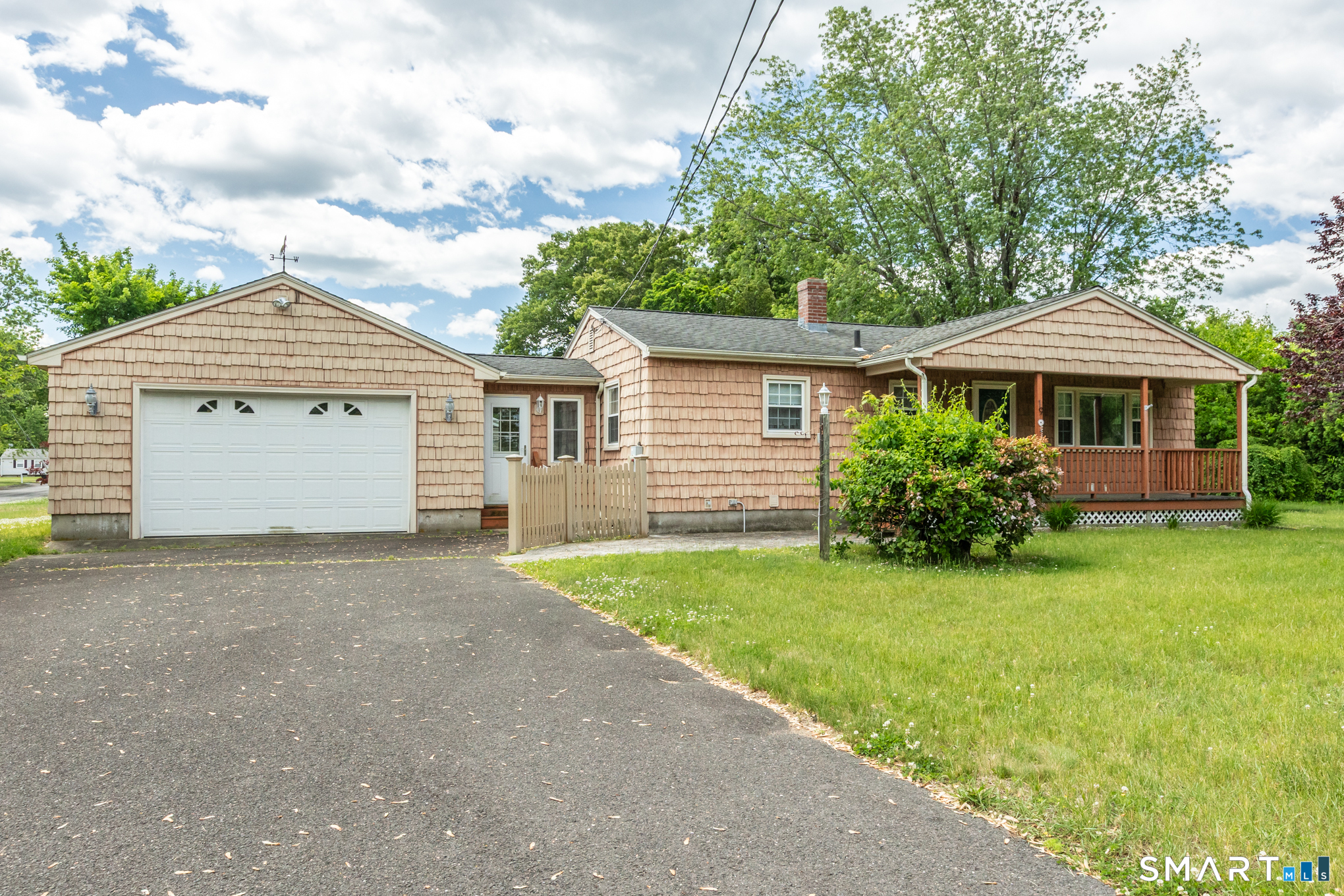 19 Alberta Street Windsor Locks, CT 06096 - Photo 4 of 31